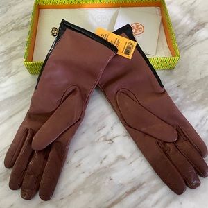 NWT Tory Burch Circle Logo Leather Gloves